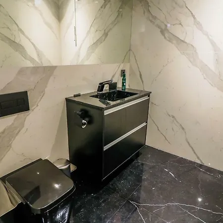 Lozenets Executive Apartment With Private Parking