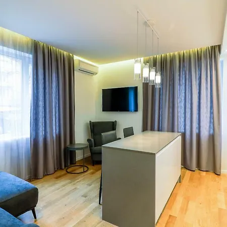 Lozenets Executive Apartment With Private Parking