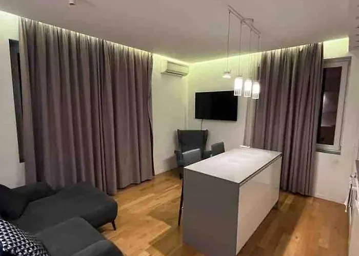 Lozenets Executive Apartment With Private Parking Apartamento Sófia