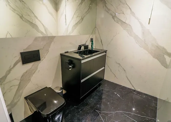 Lozenets Executive Apartment With Private Parking